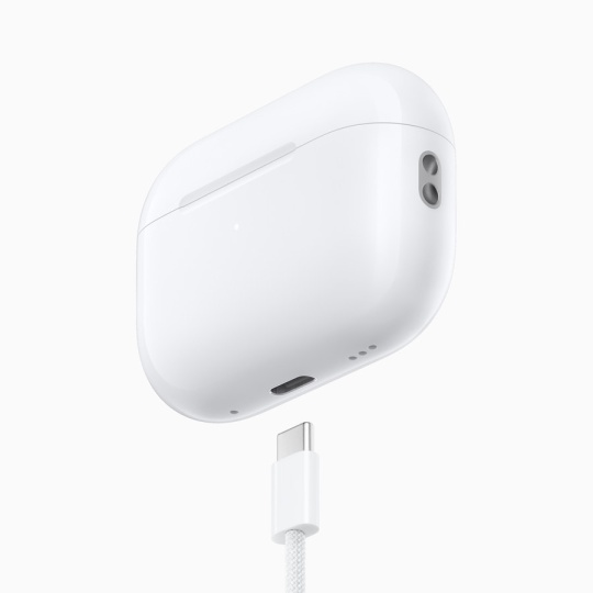 apple-airpods-pro-2nd-generation-usb-c-connection-230912